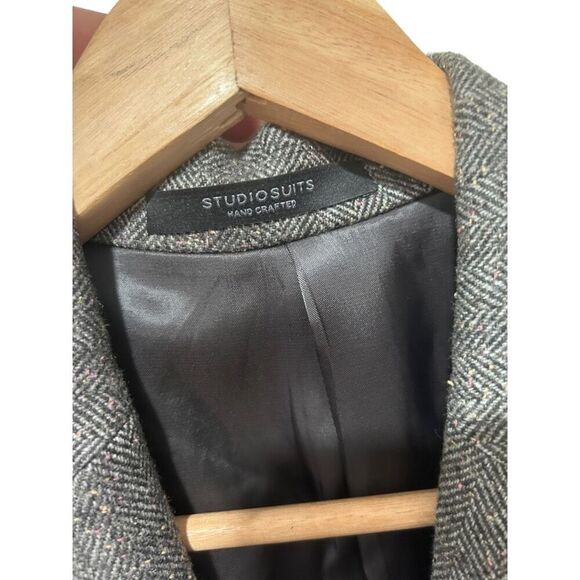 Studio Suits Handcrafted Gray Twead Wool Blend Blazer Silk Hankerchief Size 38 - Picture 8 of 14